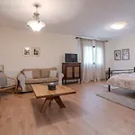 Mainalis Villa *