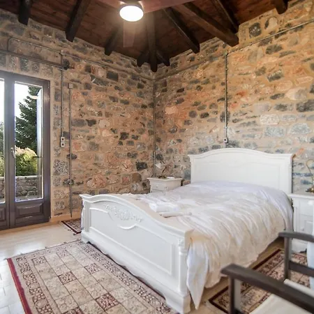 Villa Mainalis